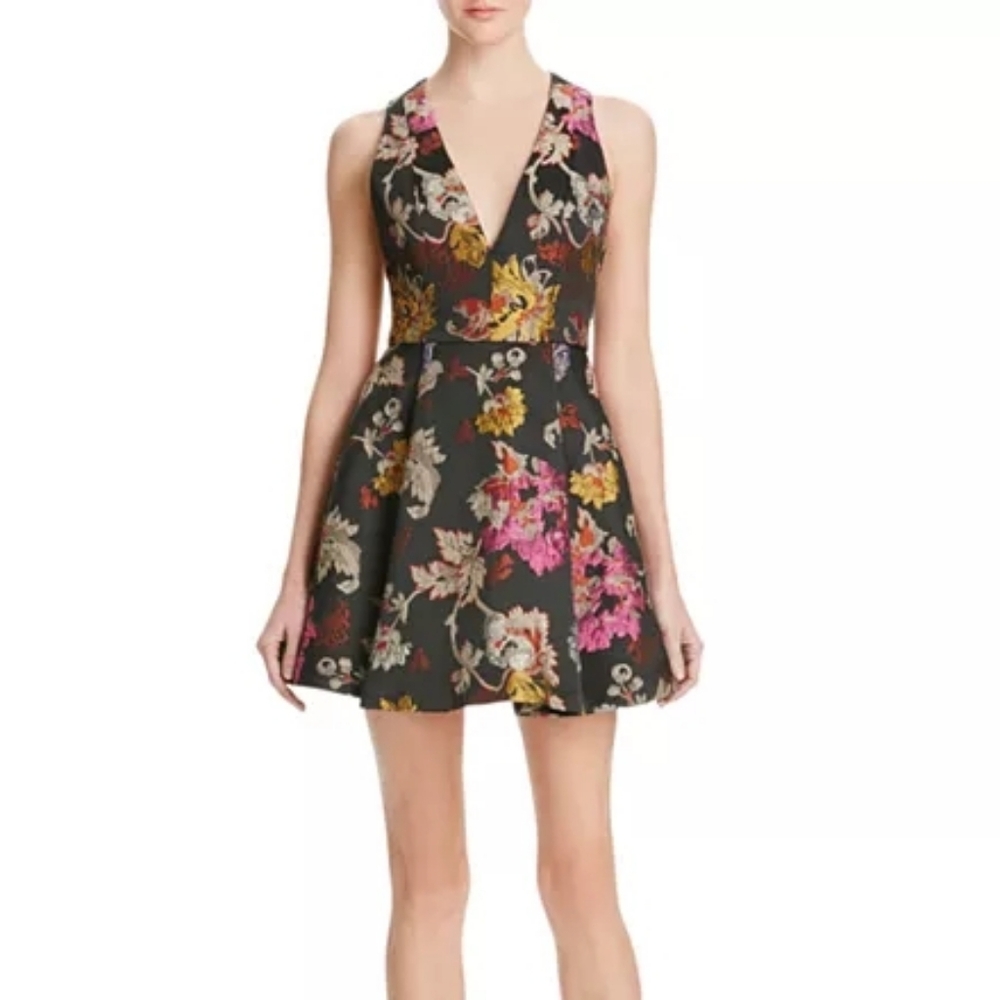 NWT $440 Alice + Olivia Dress Mollie Black Floral Box Pleat Brocade Size 12 - Picture 1 of 13